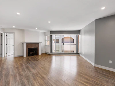 306-15233 Pacific Avenue - 4