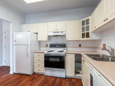 311-4738 53 Street - 5