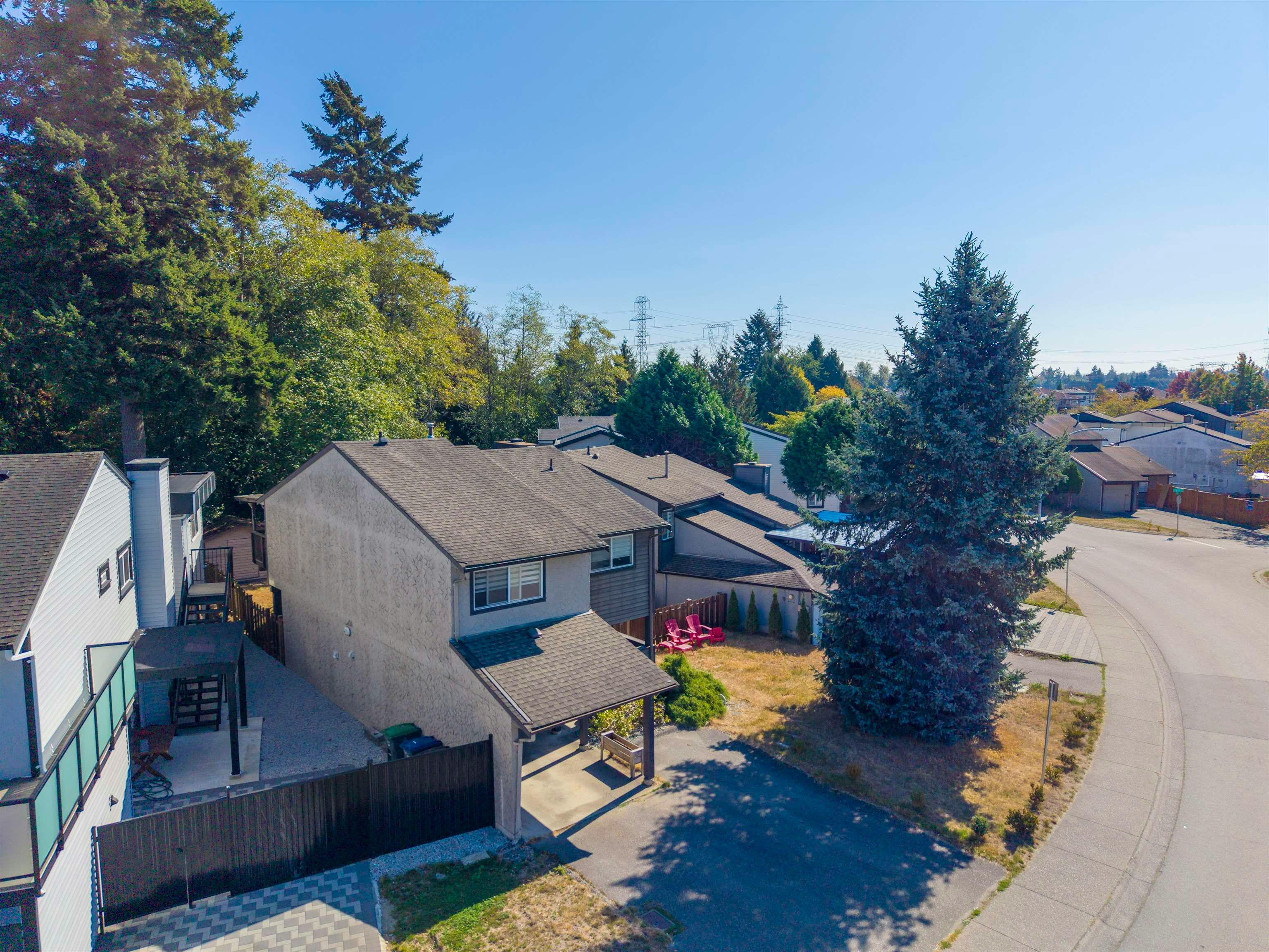 7674 125 Street - 2