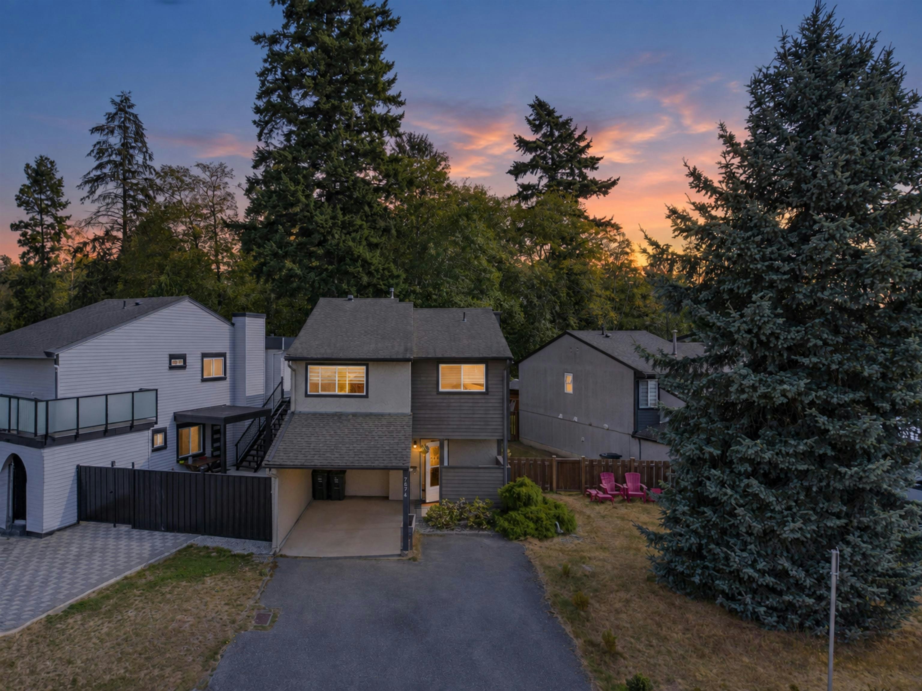 7674 125 Street, Surrey, BC, V3W 7W4