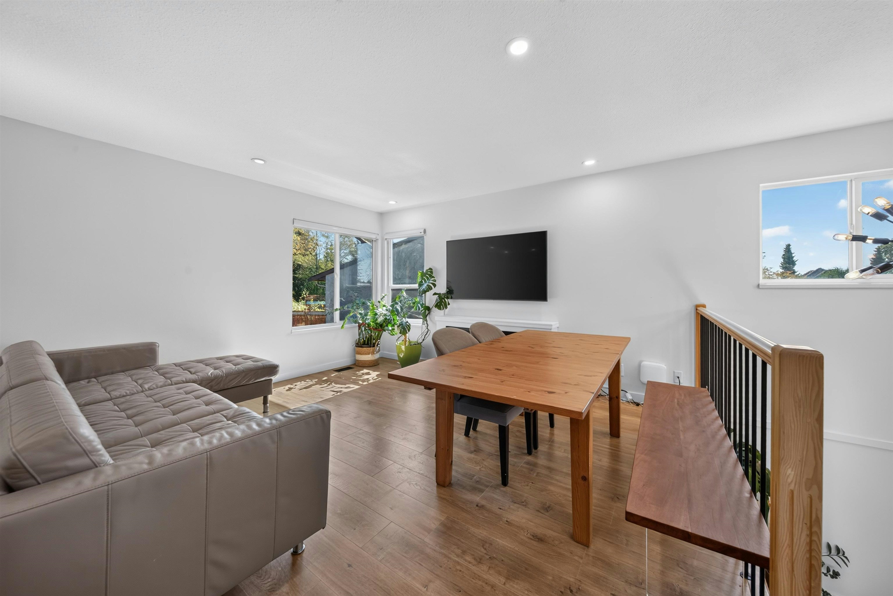 7674 125 Street, Surrey, BC, V3W 7W4 - 6