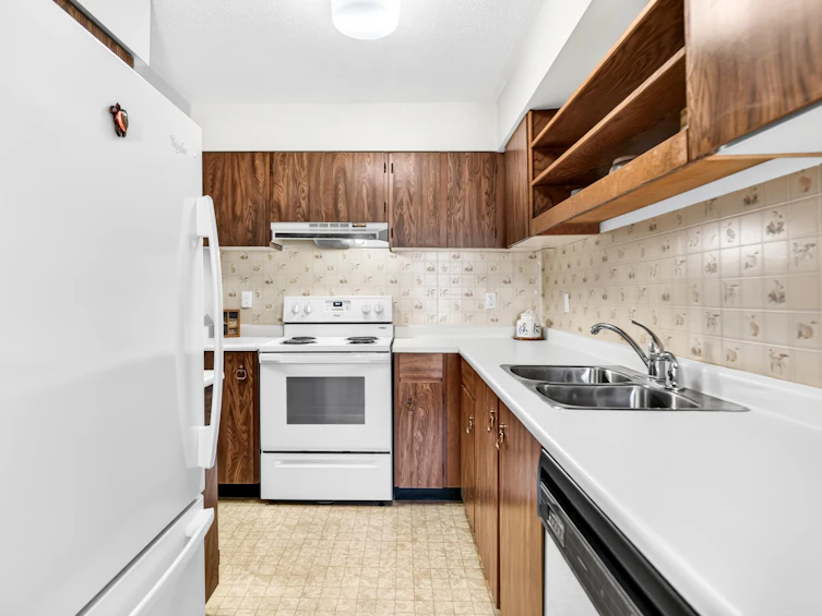 315-10530 154 Street, Surrey, BC, V3R 8A2 - 11