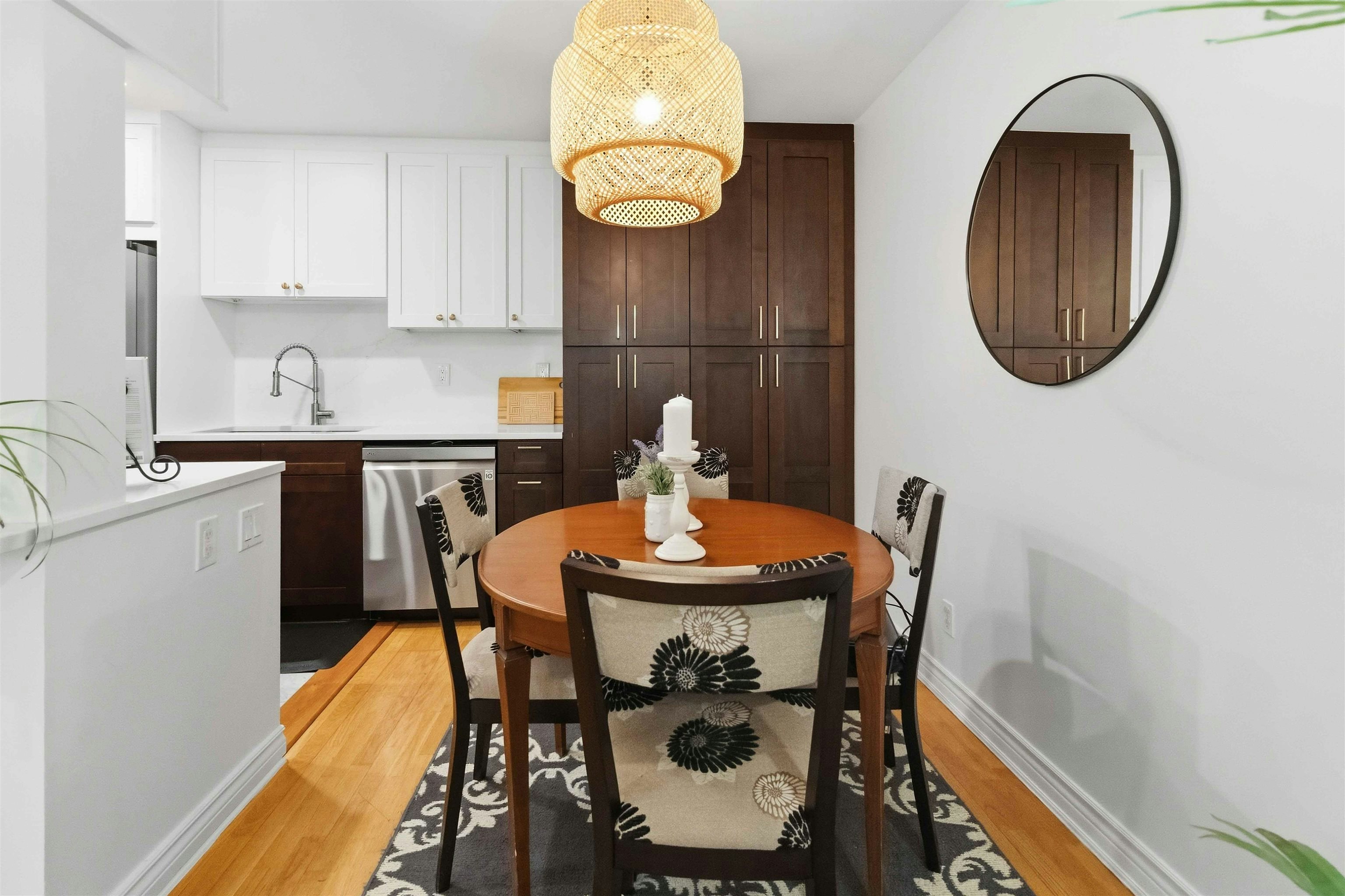 208-1422 E 3rd Avenue - 5