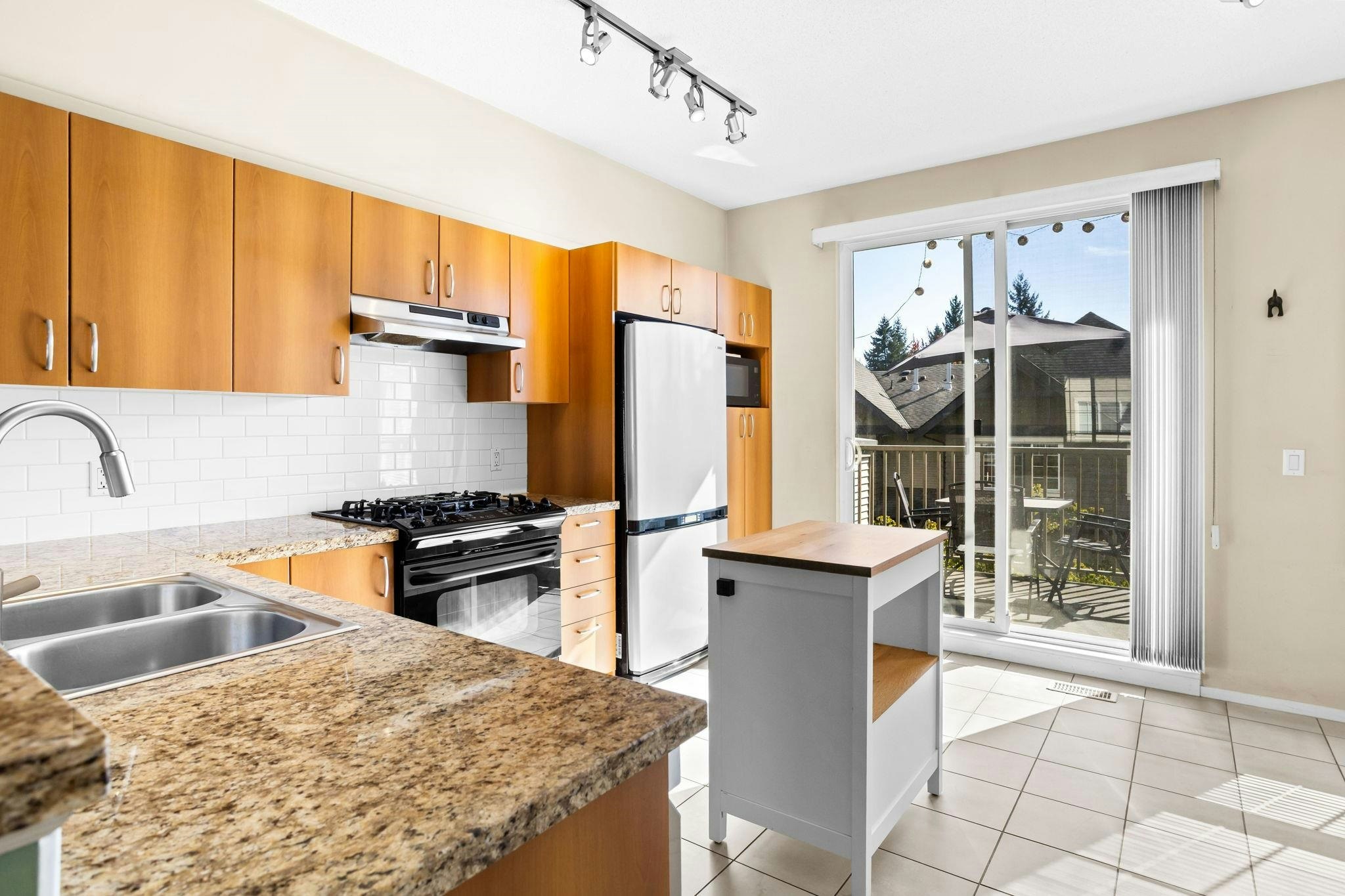 87-9088 Halston Court, Burnaby, BC, V3N 0A7 - 9
