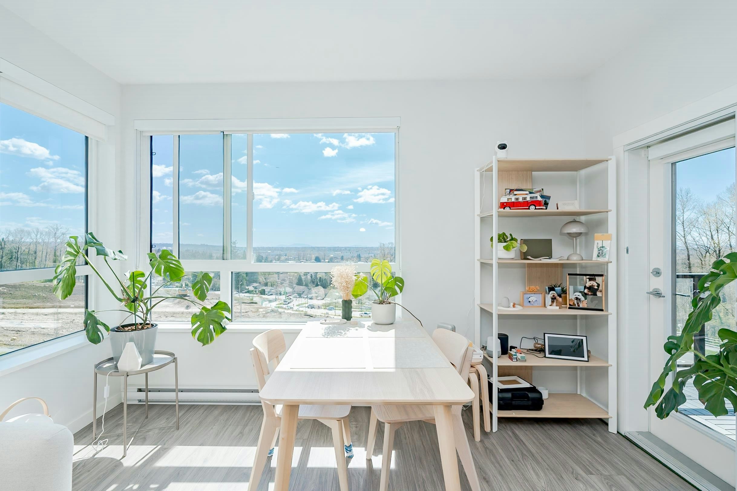 416-6438 Byrnepark Drive - 4
