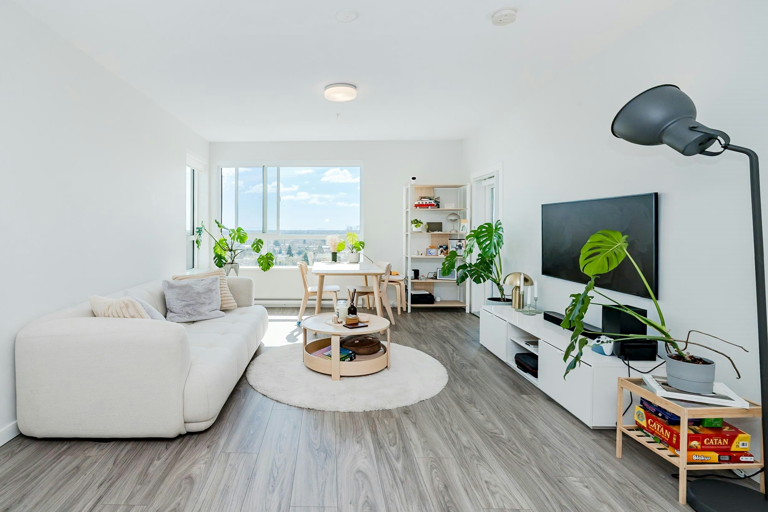 416-6438 Byrnepark Drive - 3
