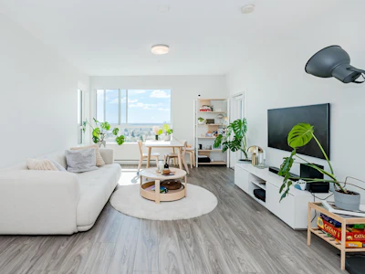 416-6438 Byrnepark Drive - 3