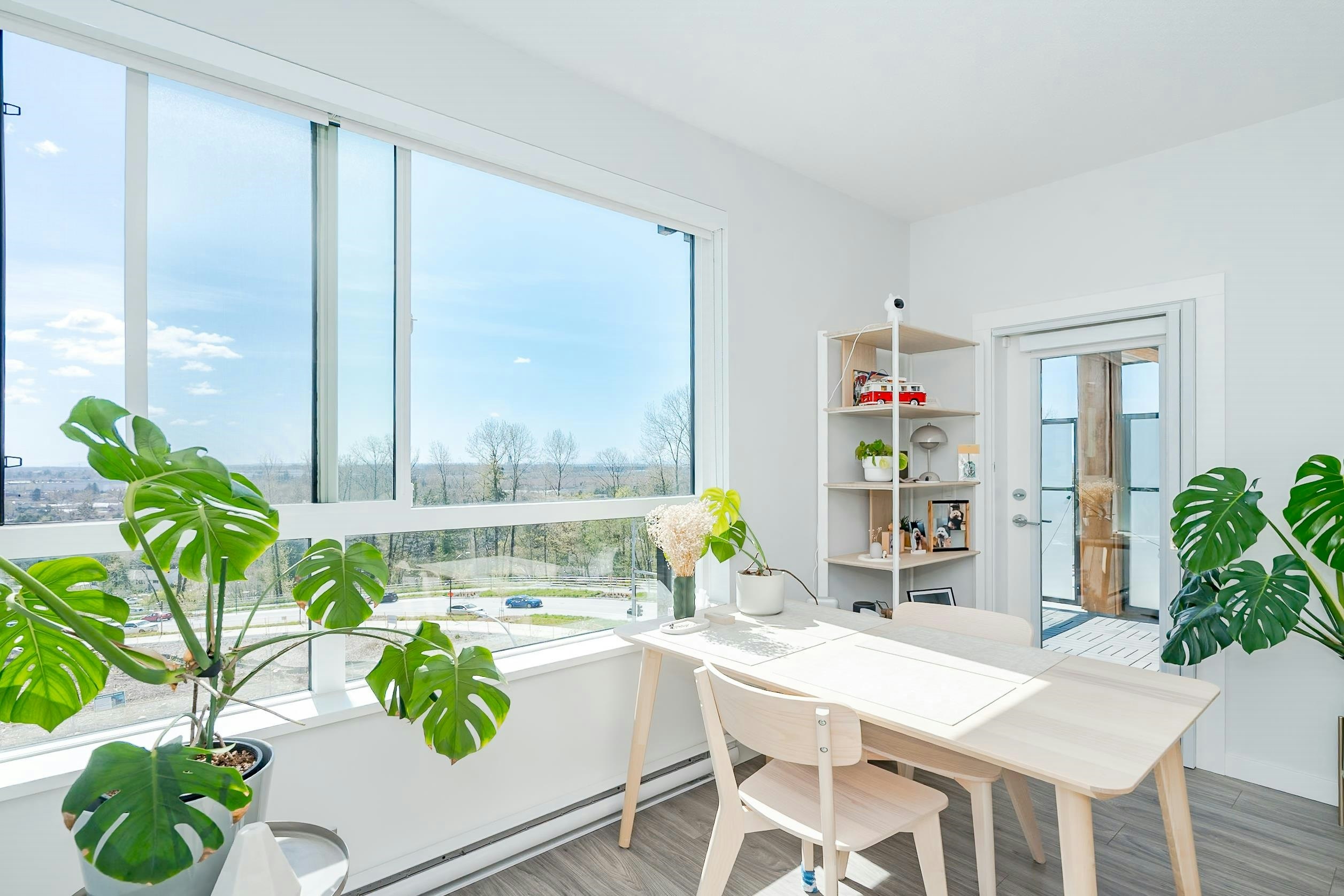 416-6438 Byrnepark Drive - 5