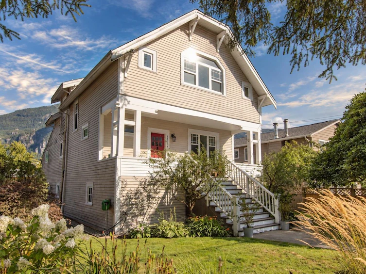 38054 Fifth Avenue, Squamish, BC, V8B 0B6