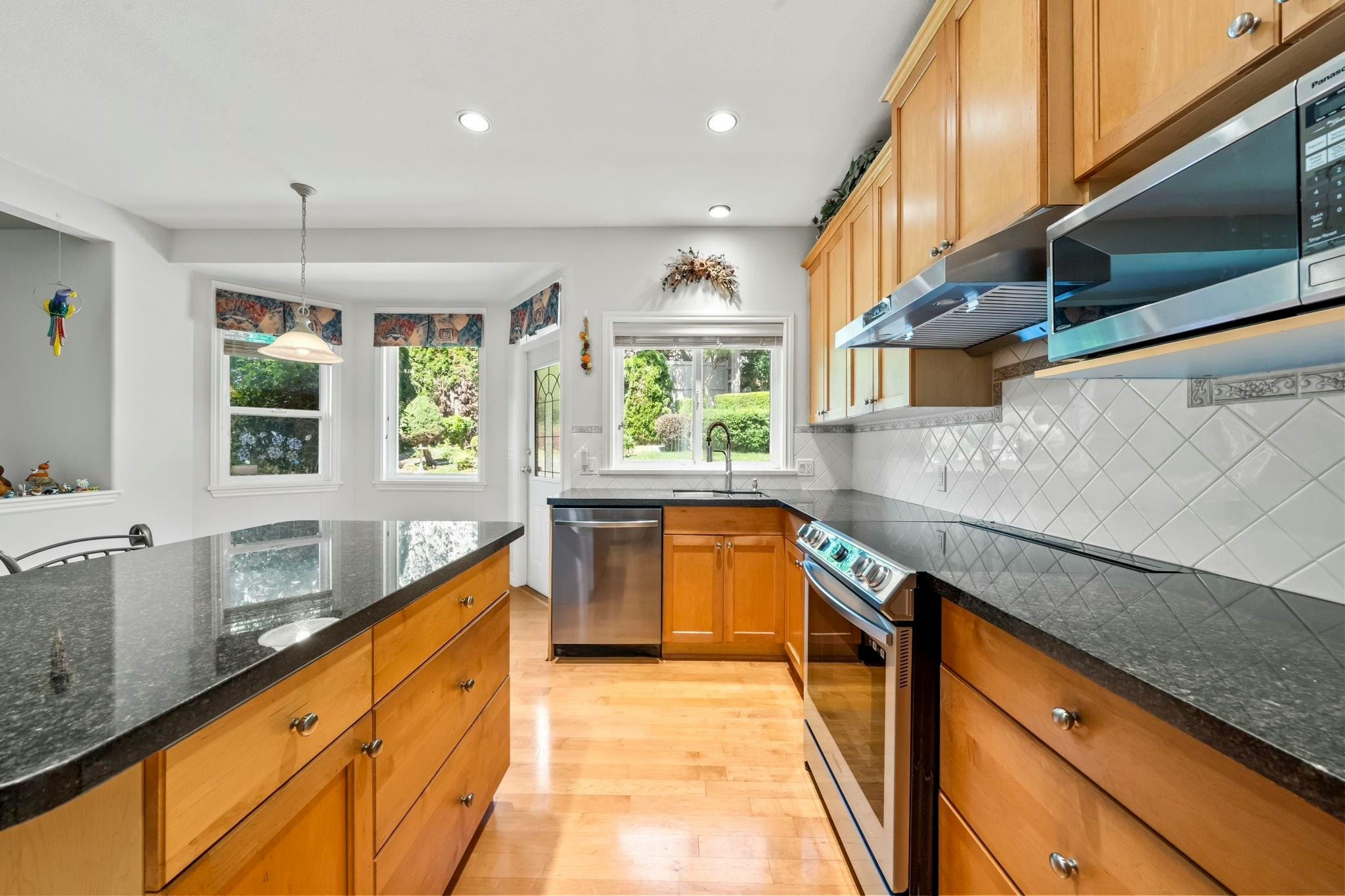 16 Wilkes Creek Drive, Port Moody, BC, V3H 4Z6 - 9