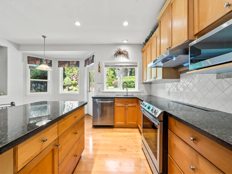 16 Wilkes Creek Drive, Port Moody, BC, V3H 4Z6 - 9