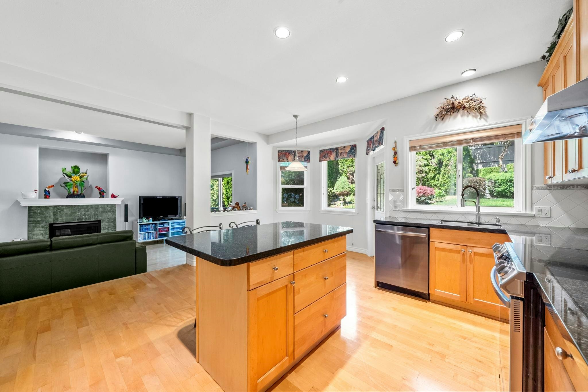 16 Wilkes Creek Drive, Port Moody, BC, V3H 4Z6 - 10