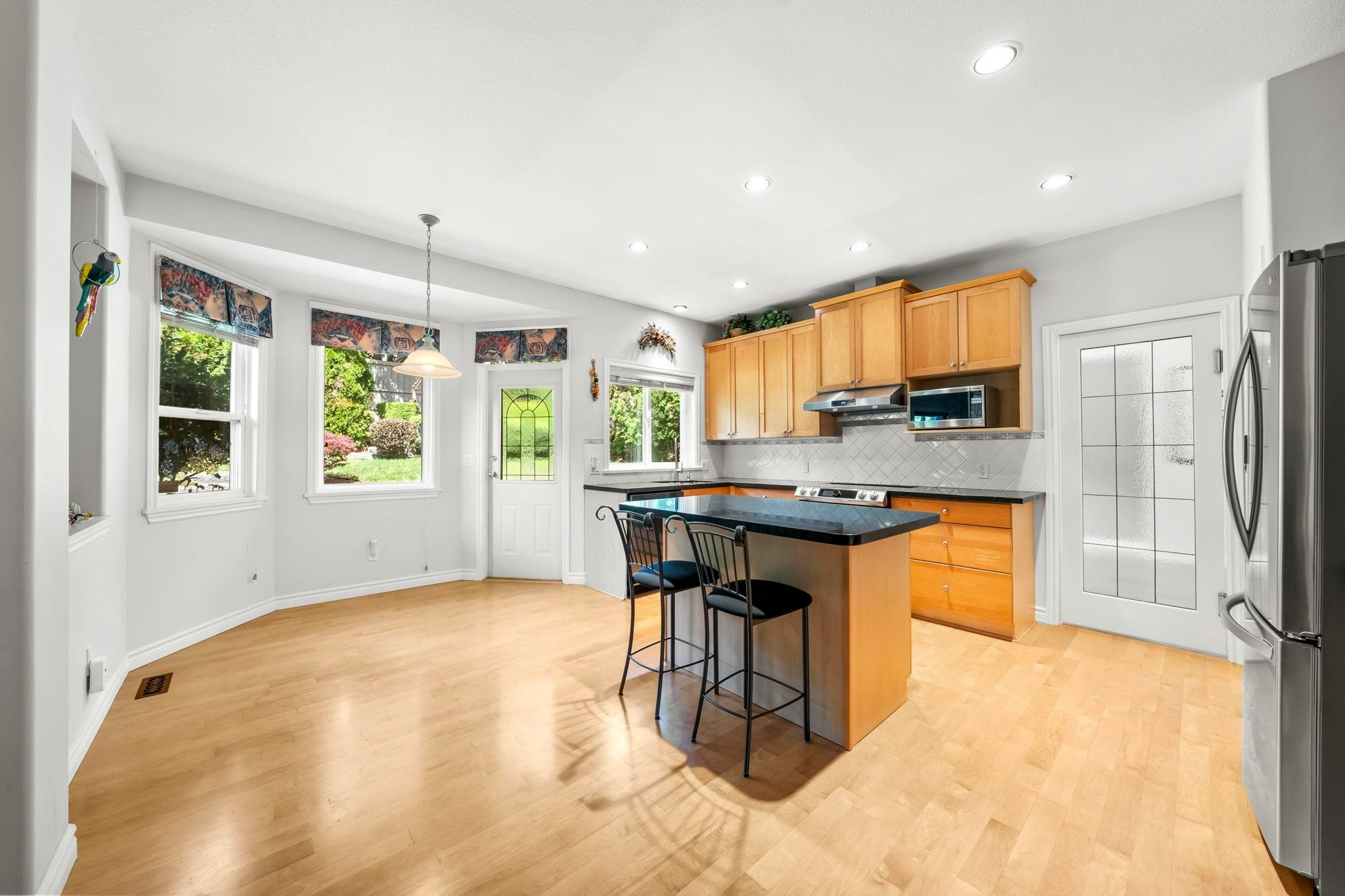16 Wilkes Creek Drive, Port Moody, BC, V3H 4Z6 - 7