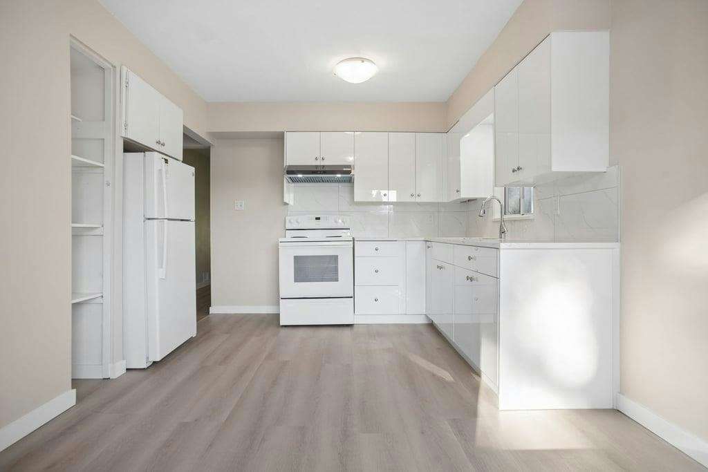 4520 Welwyn Street, Vancouver, BC, V5N 3Z5 - 11