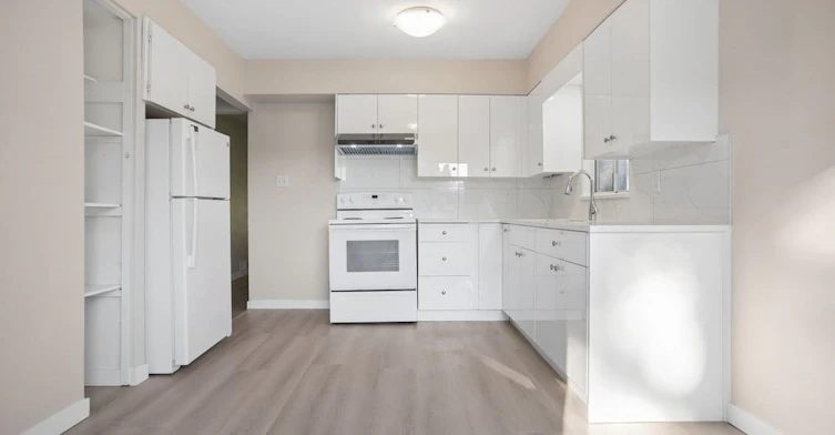 4520 Welwyn Street, Vancouver, BC, V5N 3Z5 - 11