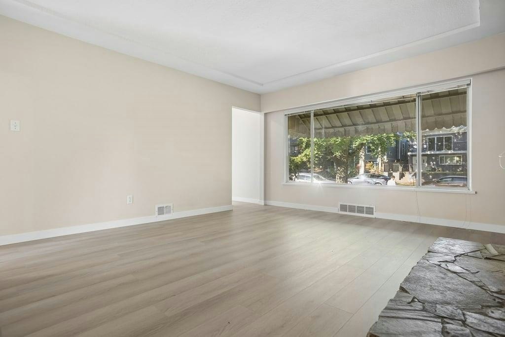 4520 Welwyn Street, Vancouver, BC, V5N 3Z5 - 5