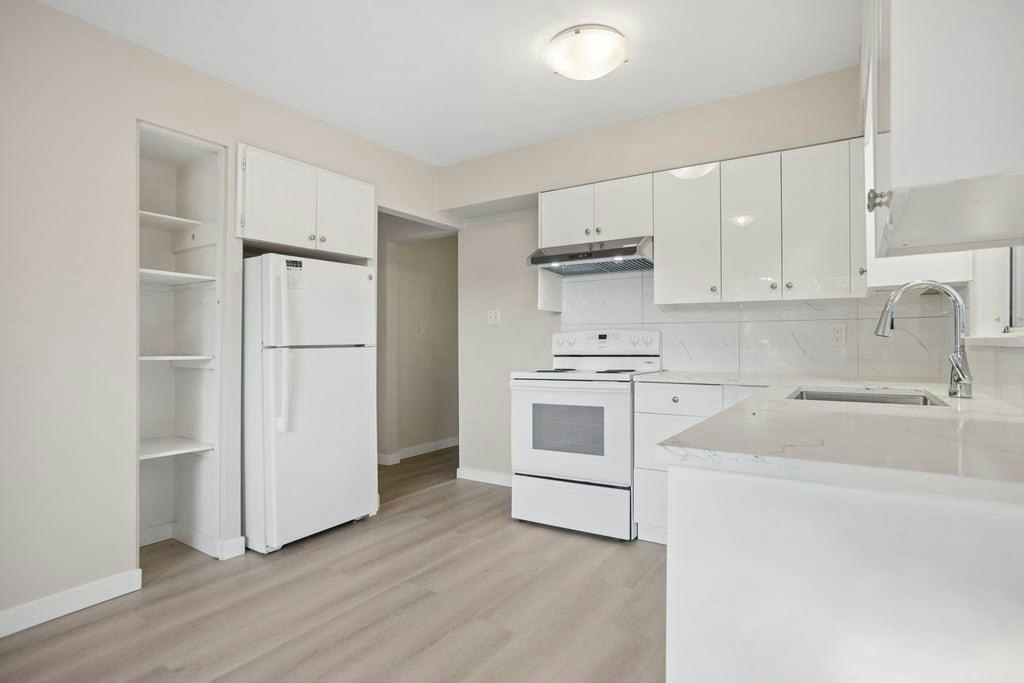 4520 Welwyn Street, Vancouver, BC, V5N 3Z5 - 10