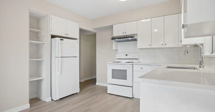 4520 Welwyn Street, Vancouver, BC, V5N 3Z5 - 10