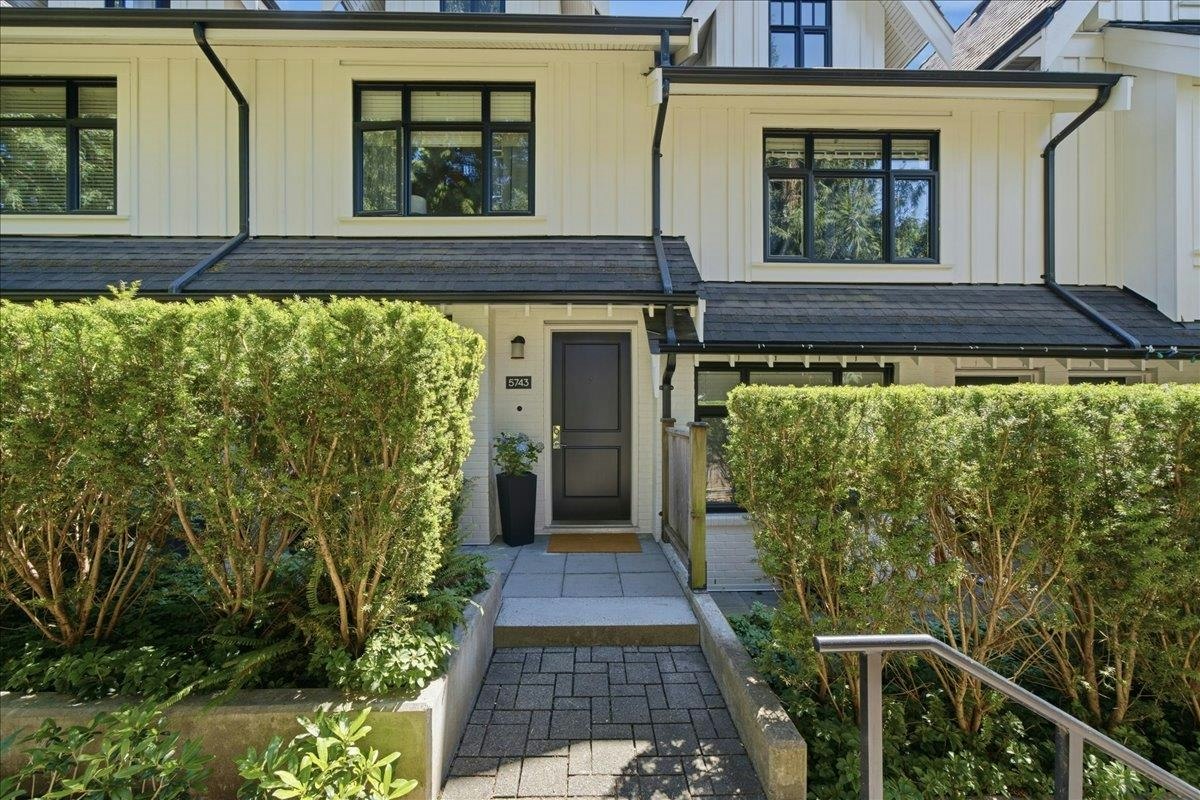 5743 St George Street, Vancouver, BC, V5W 2Y4