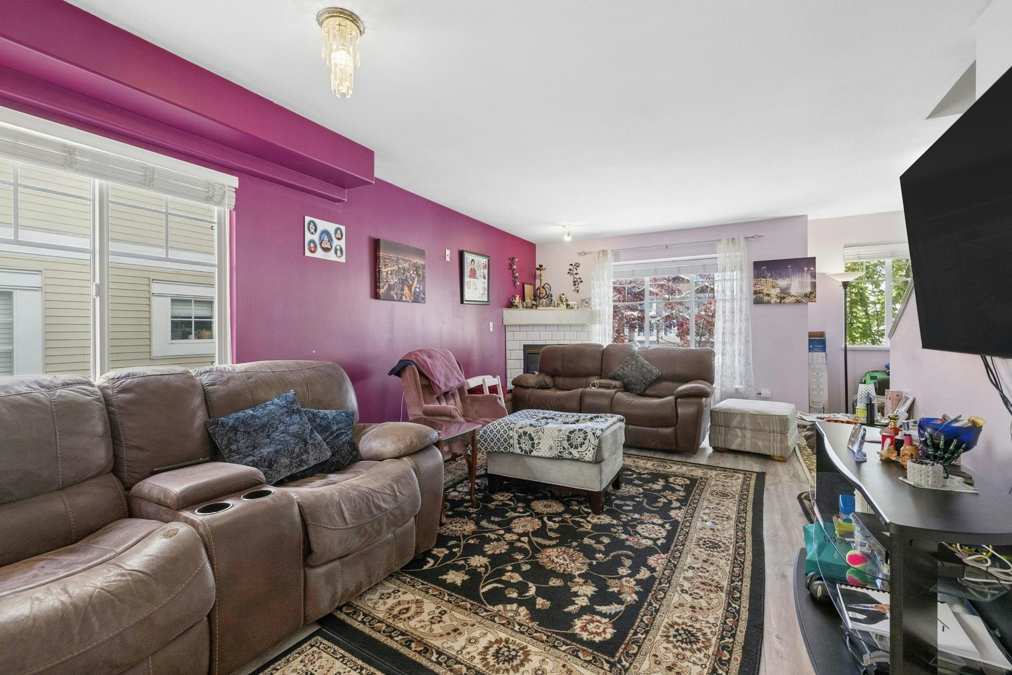 28-12110 75a Avenue - 5