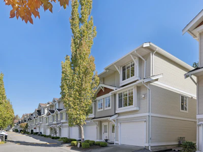 28-12110 75a Avenue - 2