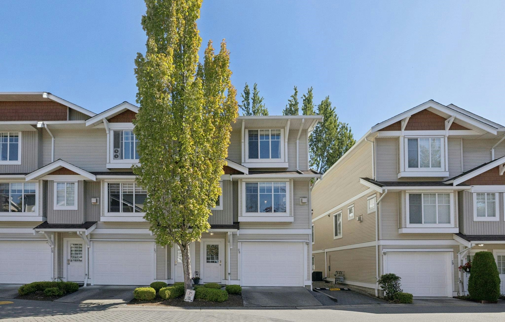 28-12110 75a Avenue - 3