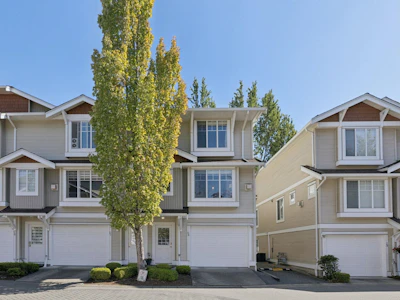 28-12110 75a Avenue - 3