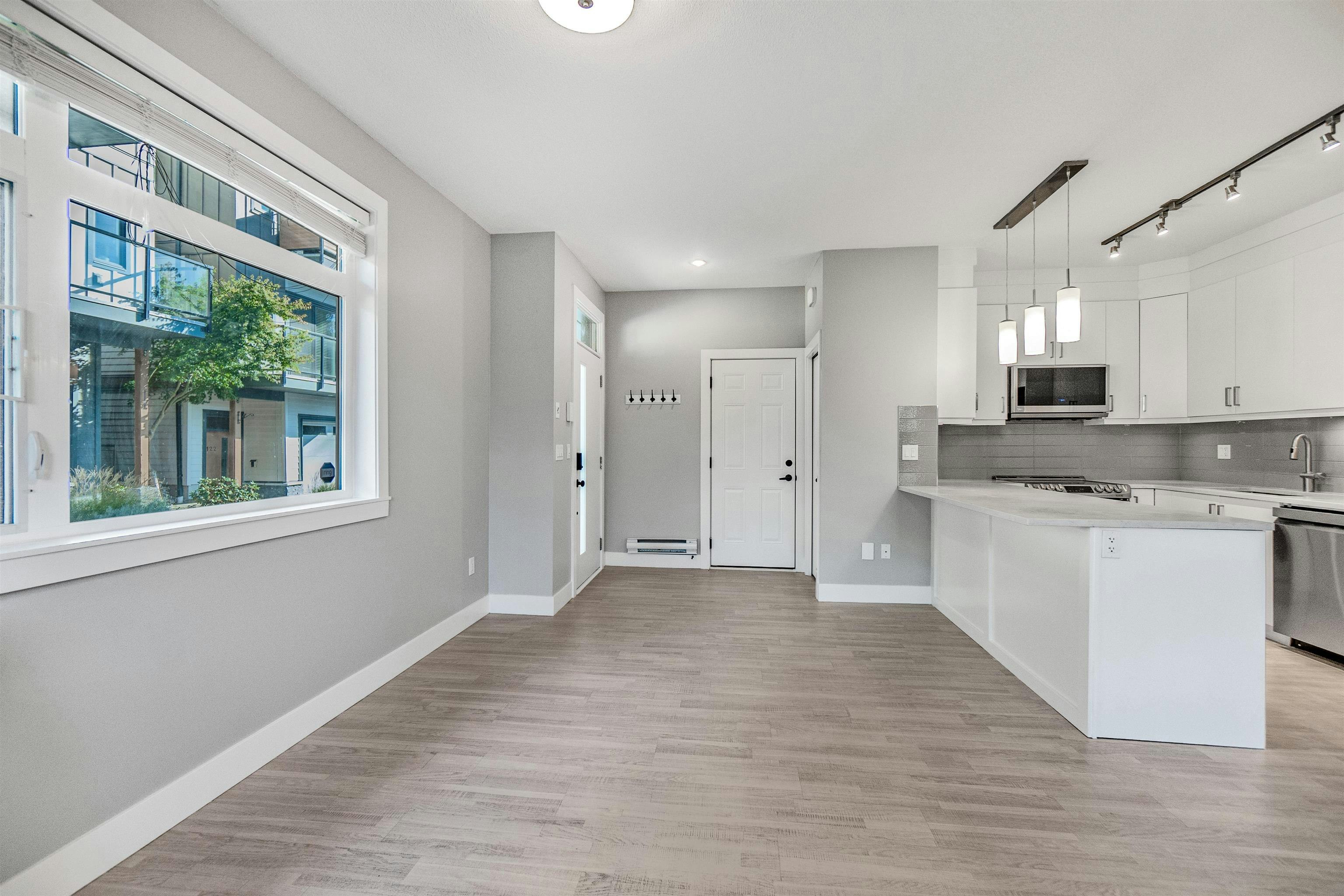 104-3525 Chandler Street, Coquitlam, BC, V3E 0L9 - 5