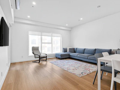 301-2331 Kelly Avenue - 3