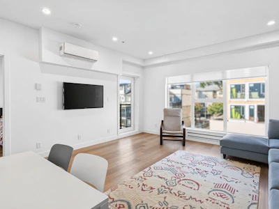 301-2331 Kelly Avenue - 4