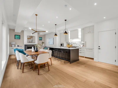 4090 Maple Crescent - 5