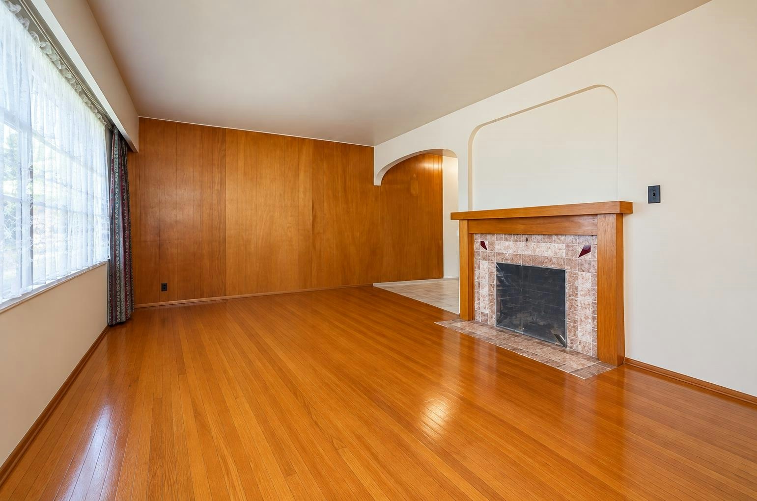 904 First Street, New Westminster, BC, V3L 2J2 - 4