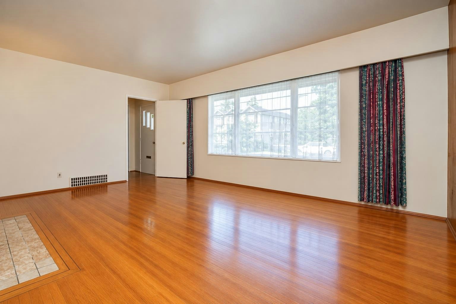 904 First Street, New Westminster, BC, V3L 2J2 - 3