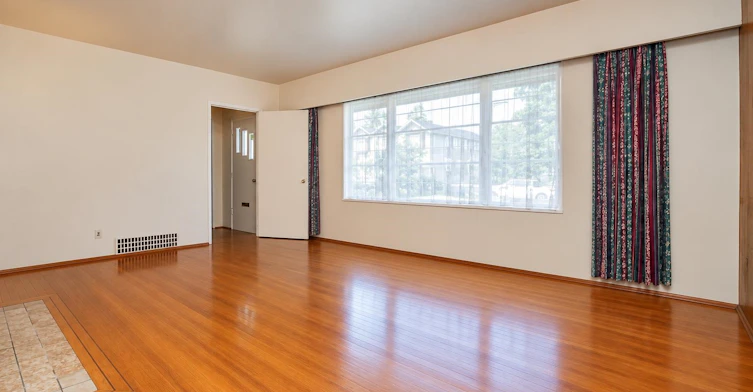 904 First Street, New Westminster, BC, V3L 2J2 - 3