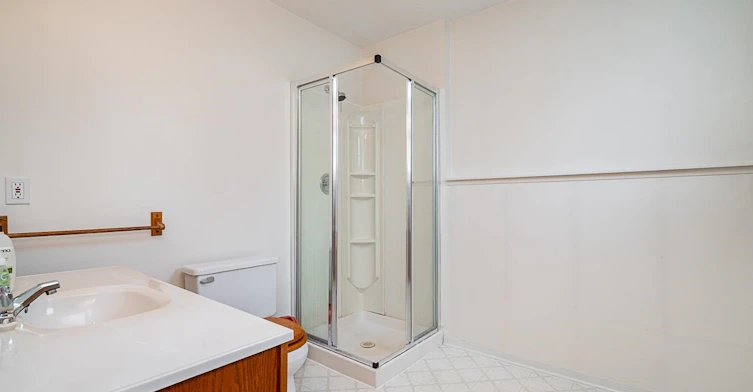 904 First Street, New Westminster, BC, V3L 2J2 - 8