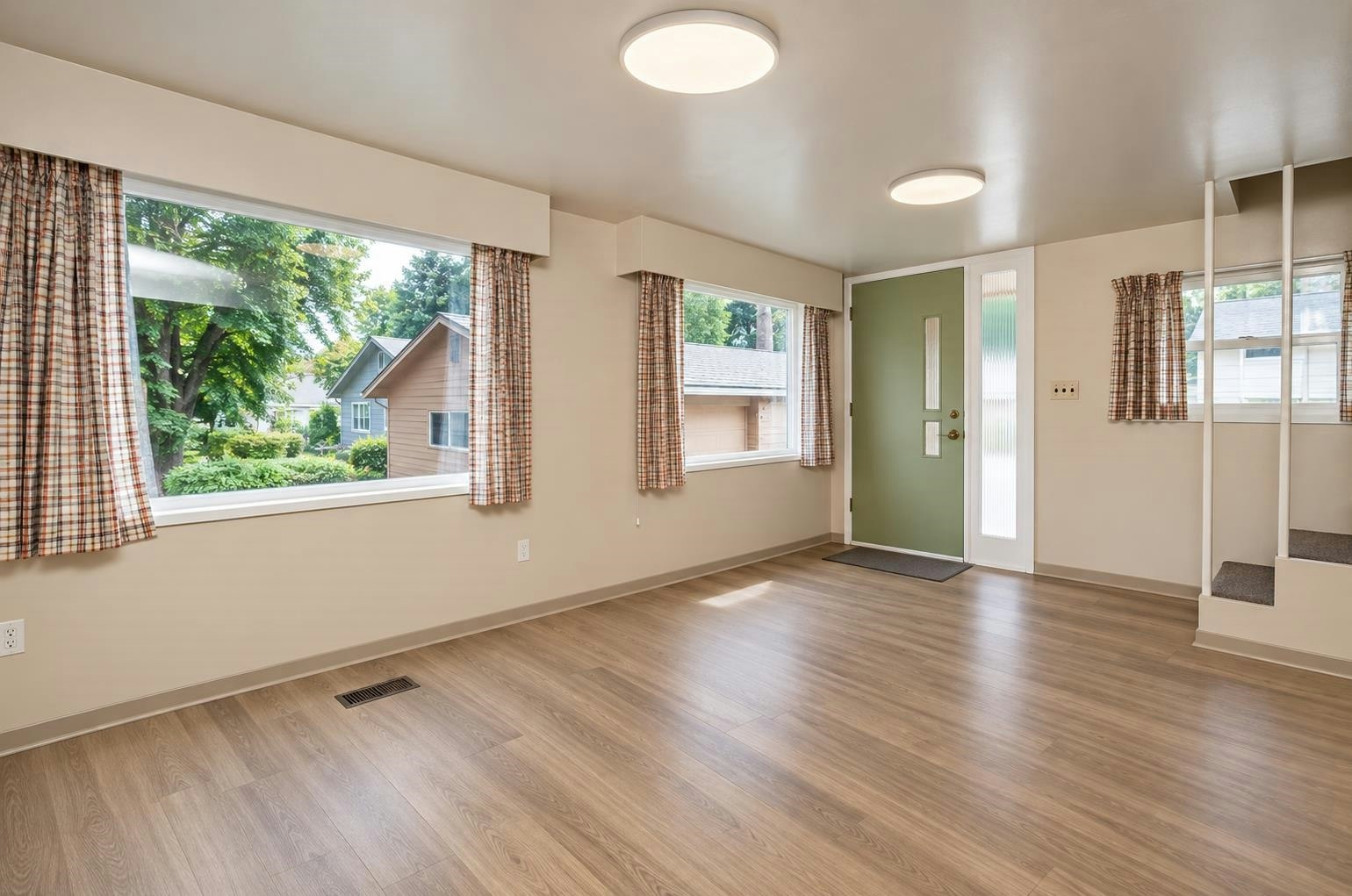 904 First Street, New Westminster, BC, V3L 2J2 - 5