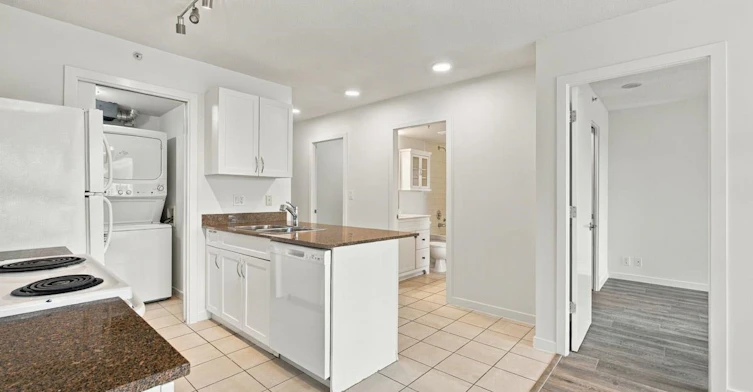 809-933 Hornby Street, Vancouver, BC, V6Z 3G4 - 5