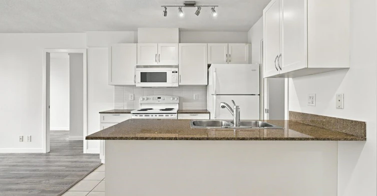 809-933 Hornby Street, Vancouver, BC, V6Z 3G4 - 2
