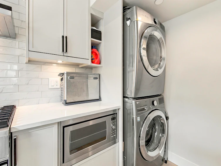 2178 Renfrew Street, Vancouver, BC, V5M 3J5 - 13
