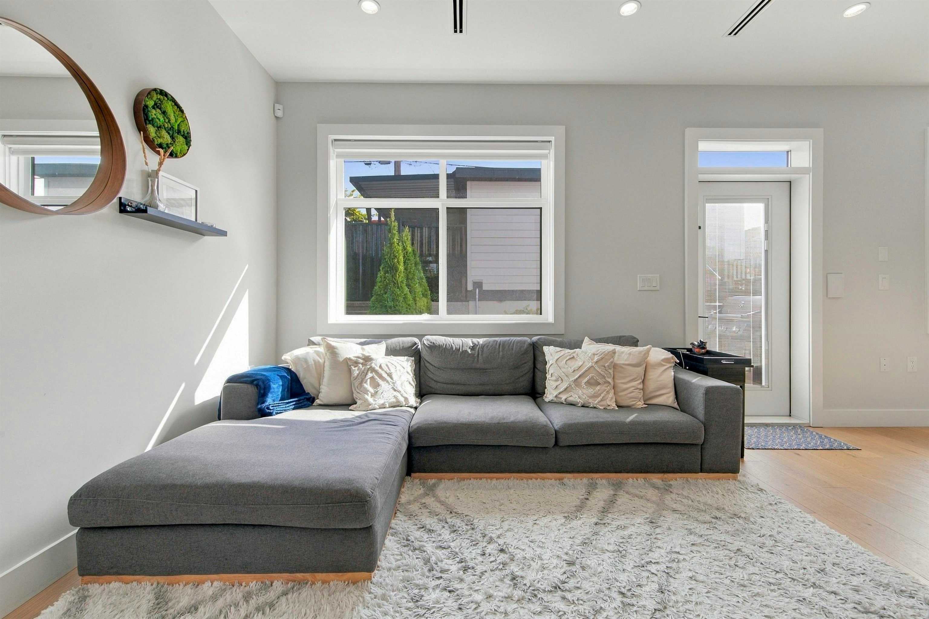 2178 Renfrew Street - 4