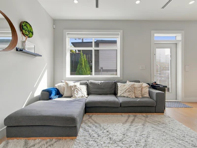 2178 Renfrew Street - 4