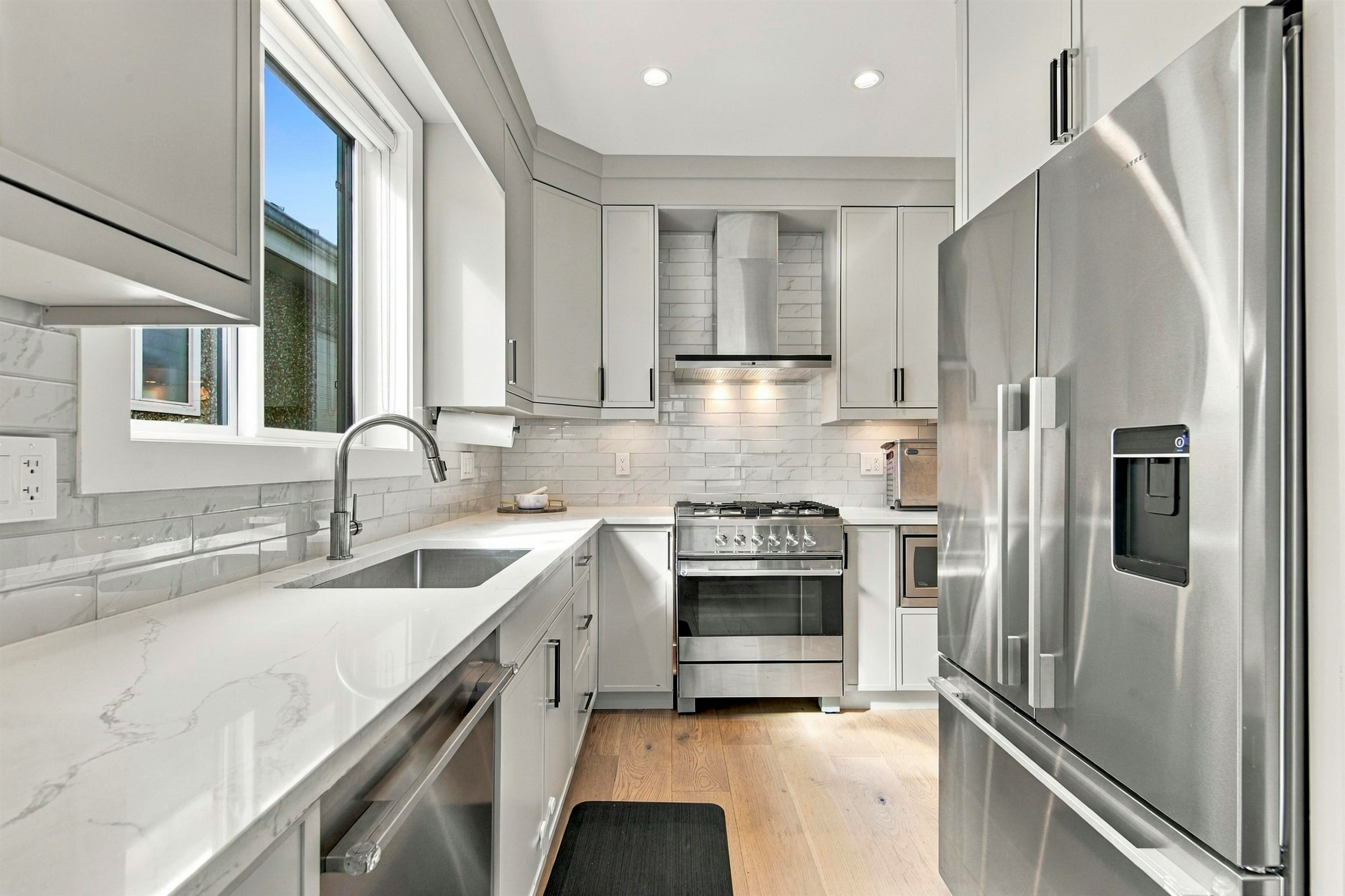 2178 Renfrew Street, Vancouver, BC, V5M 3J5 - 11