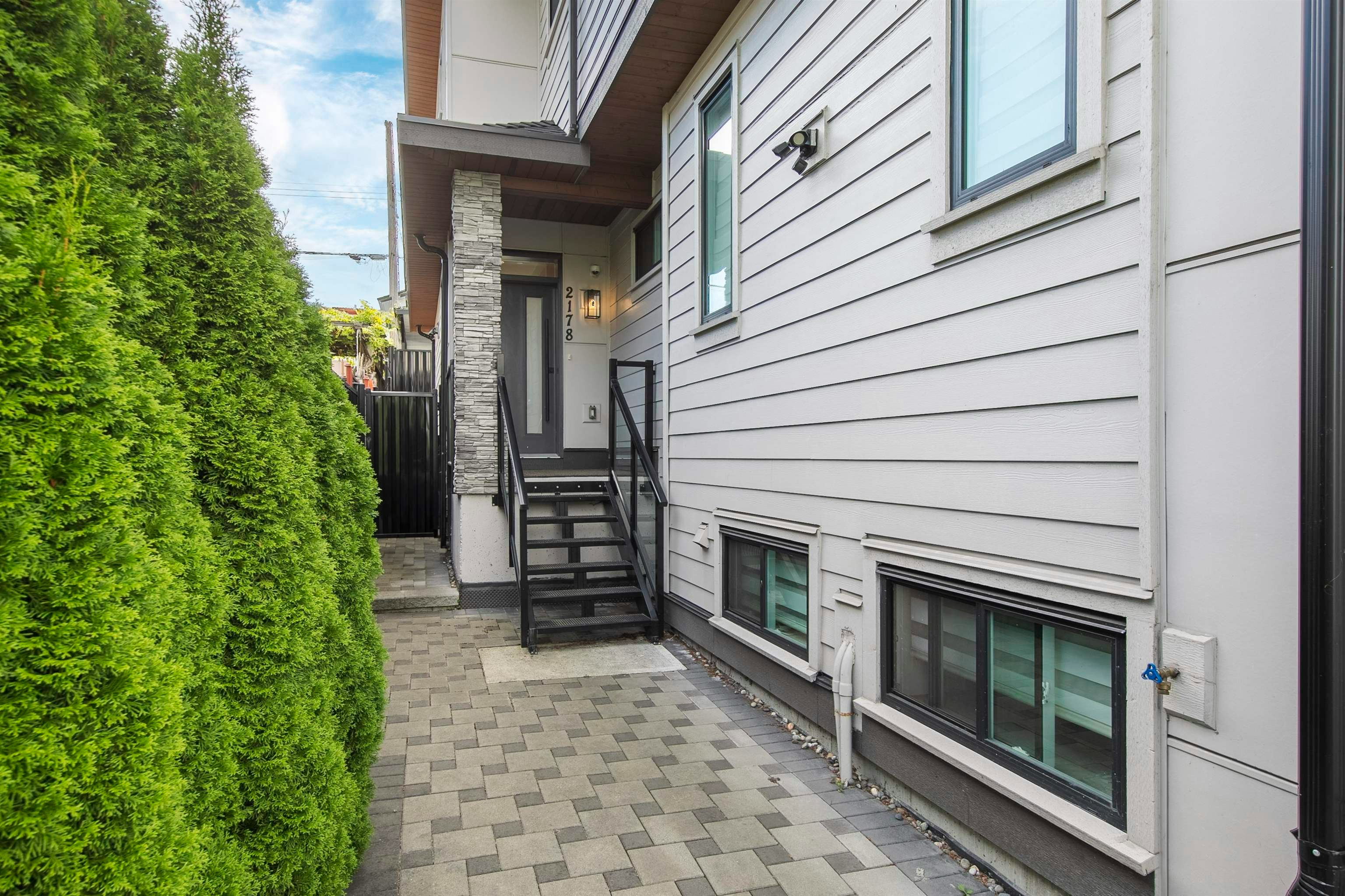 2178 Renfrew Street - 2