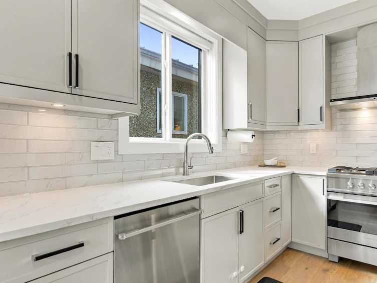 2178 Renfrew Street, Vancouver, BC, V5M 3J5 - 10