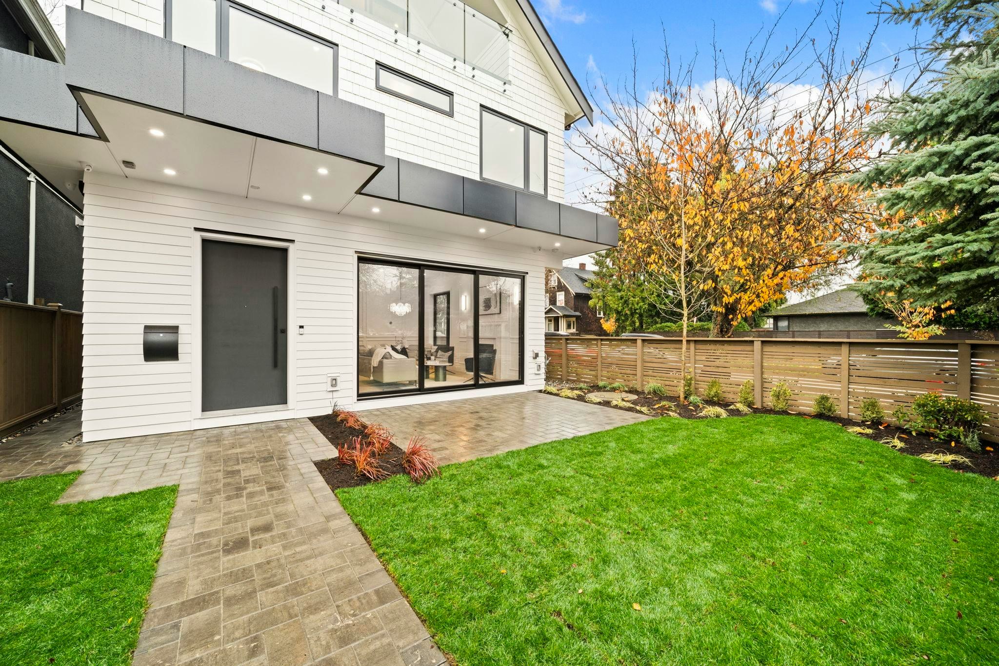 1095 E 14th Avenue, Vancouver, BC, V5T 2P1