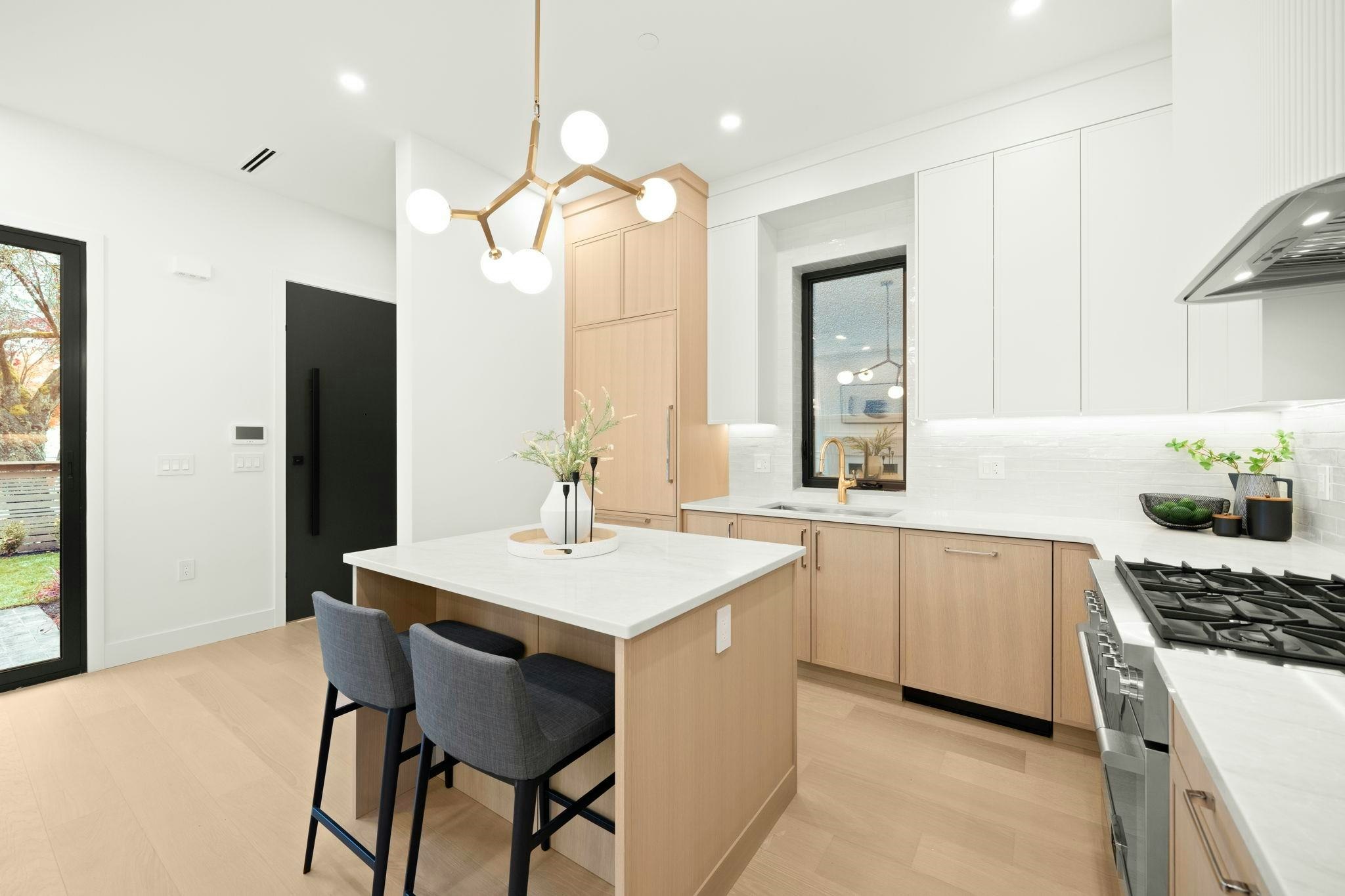 1095 E 14th Avenue, Vancouver, BC, V5T 2P1 - 7