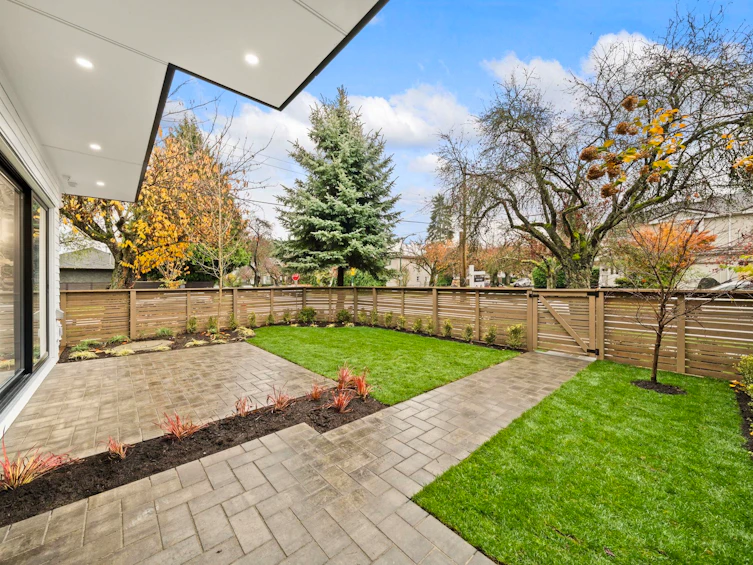 1095 E 14th Avenue, Vancouver, BC, V5T 2P1 - 4