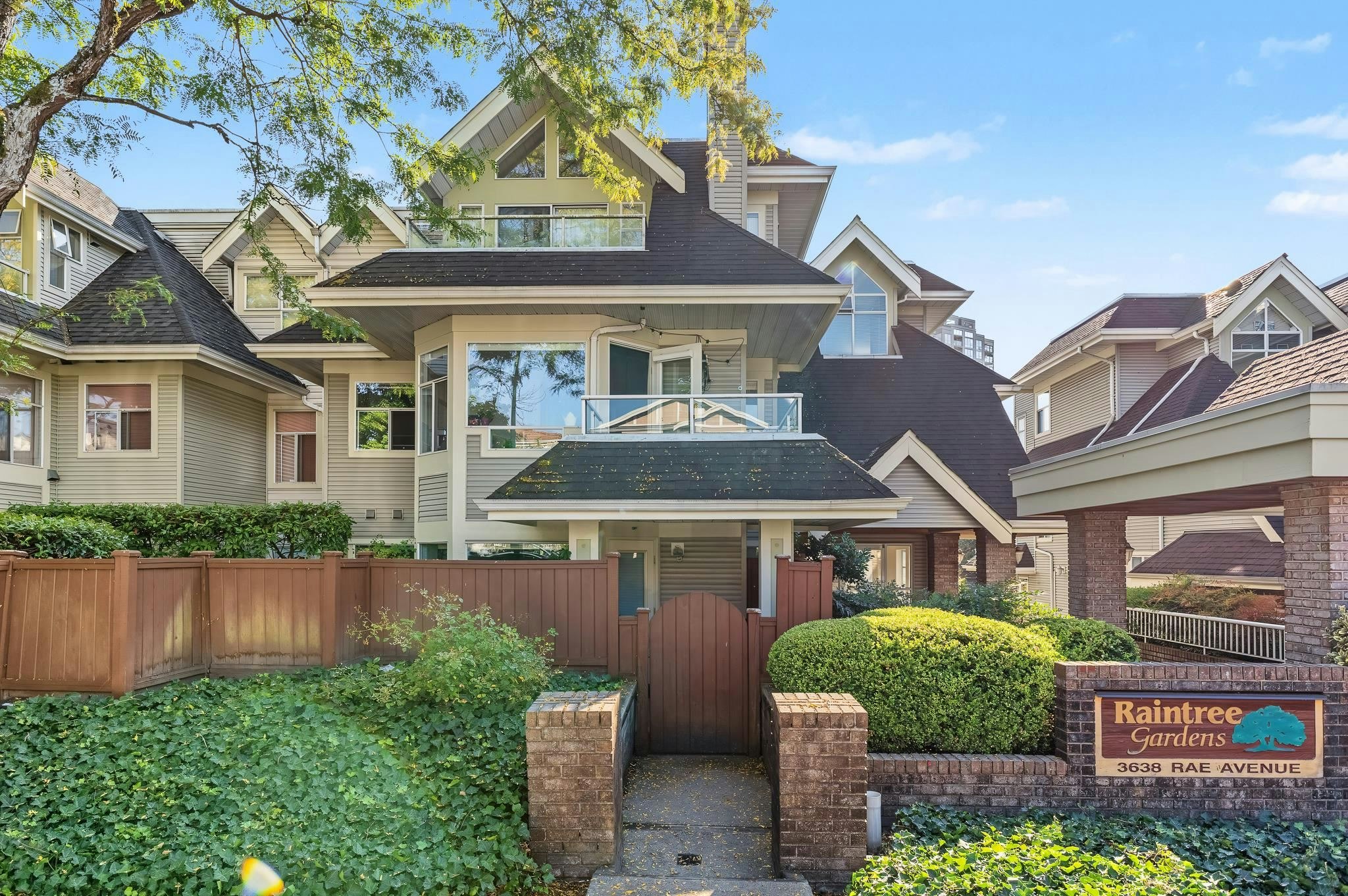 302-3638 Rae Avenue, Vancouver, BC, V5R 2P5