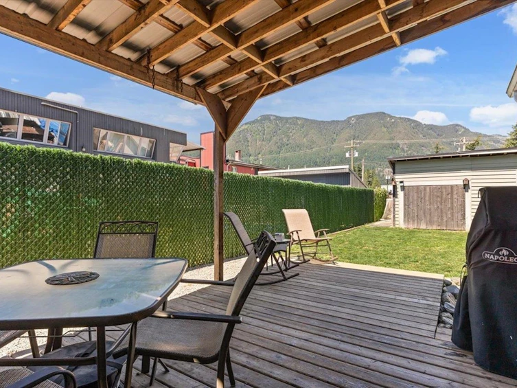 325 Hudson Bay Street, Hope, BC, V0X 1L0 - 16