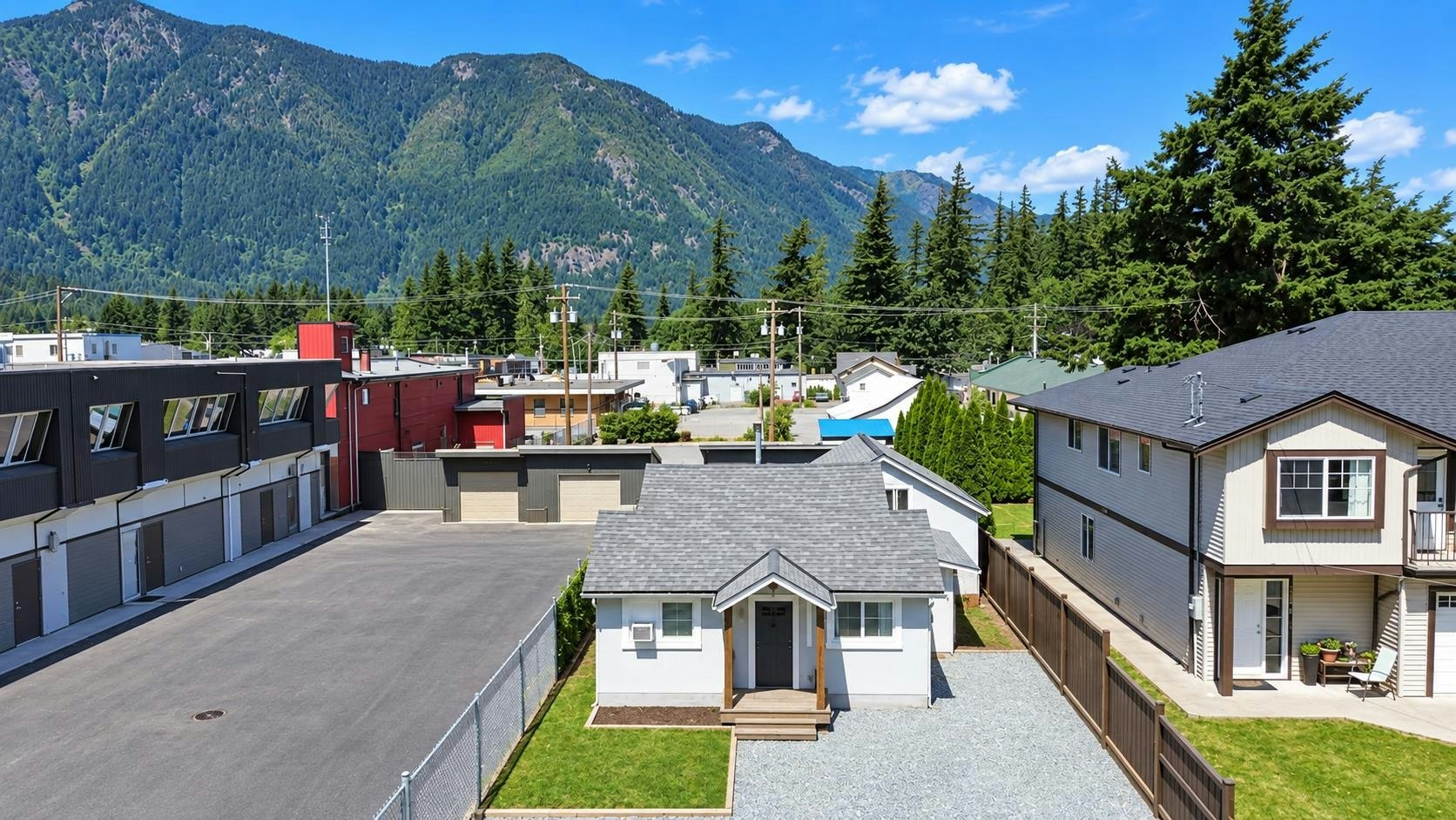 325 Hudson Bay Street, Hope, BC, V0X 1L0